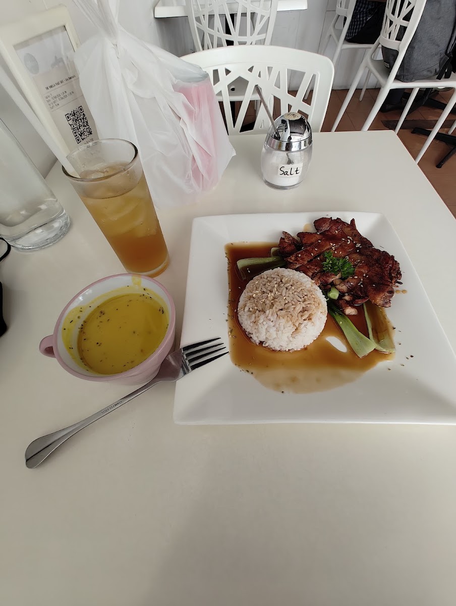 The Vanilla Place Cafe - Photo 6