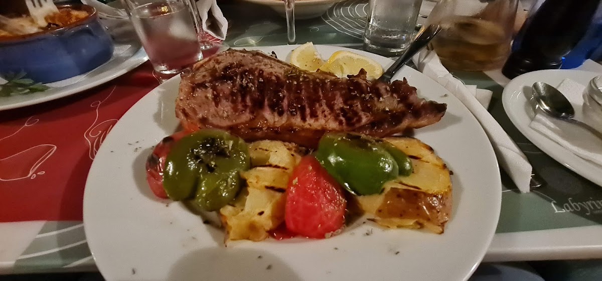 Labyrinth Wine Restaurant - Photo 7