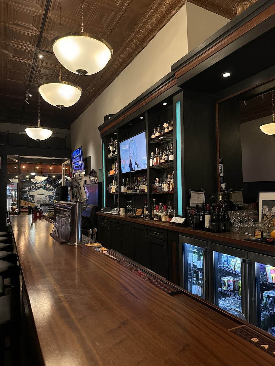 Tavern On Broadway - Photo 3