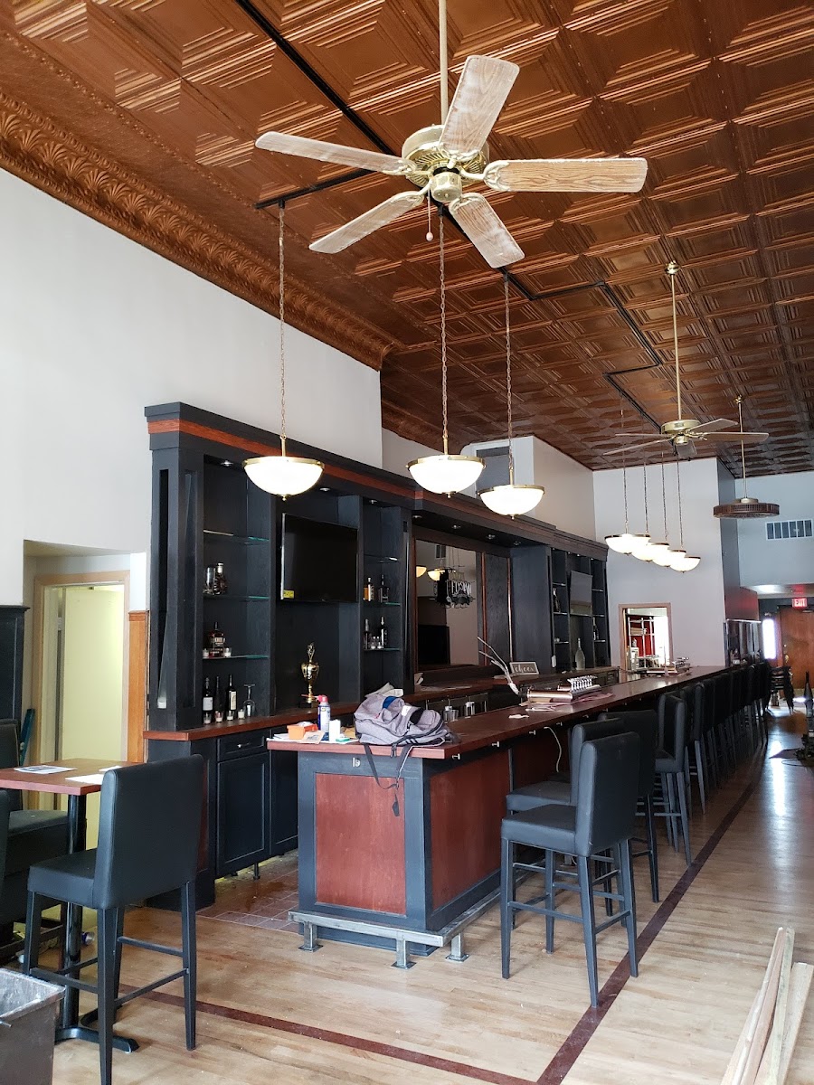 Tavern On Broadway - Photo 8