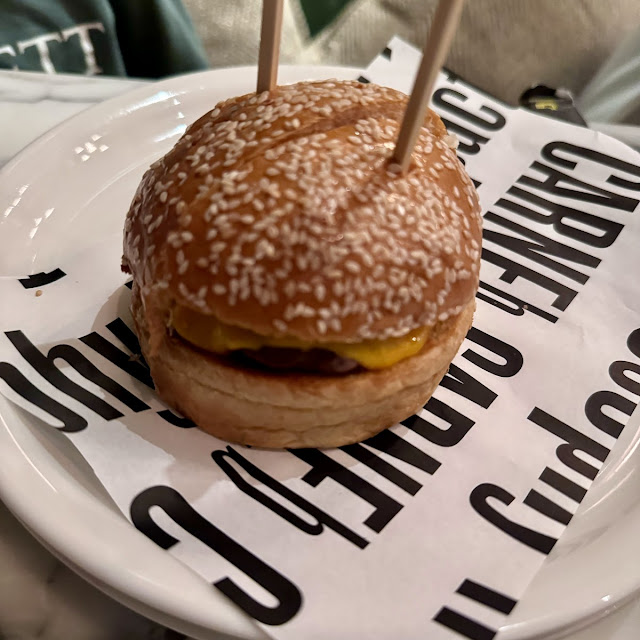 Carneb Classic Burger