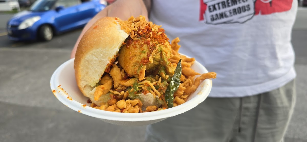 Mumbai Vada Pav - Photo 9