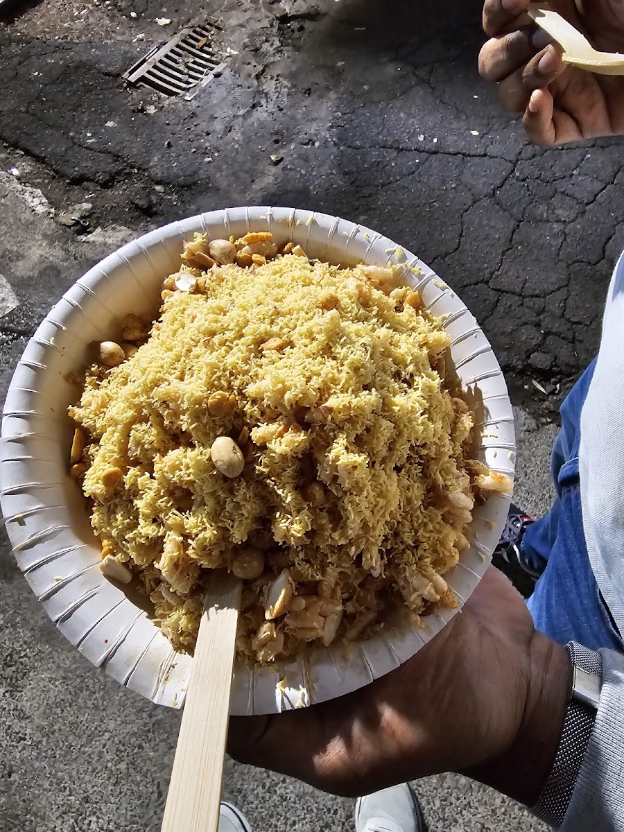 Mumbai Vada Pav - Photo 8