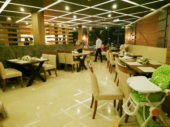 Mazali Restaurant, Perinthalmanna - Photo 3