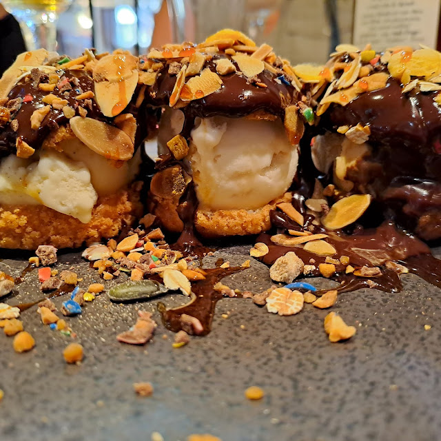Profiteroles