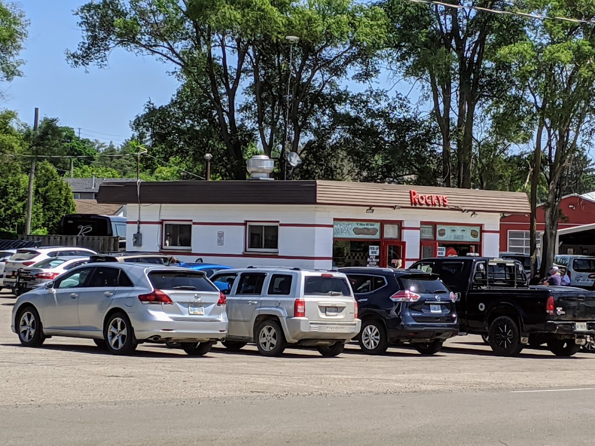 Rockys DriveIn - Photo 9