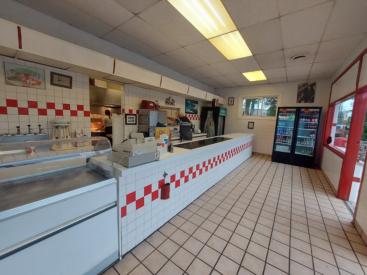 Rockys DriveIn - Photo 7