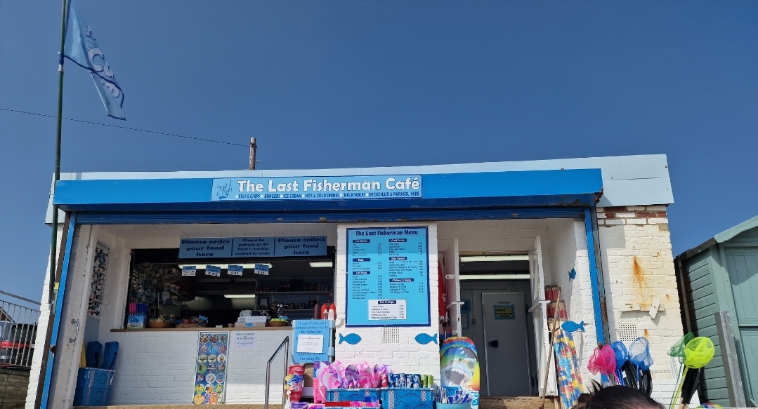 Last Fisherman Cafe - Photo 7