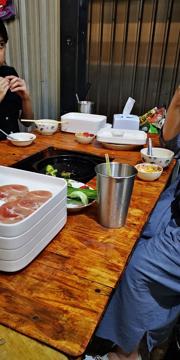 Tid Munz Buffet - Photo 6