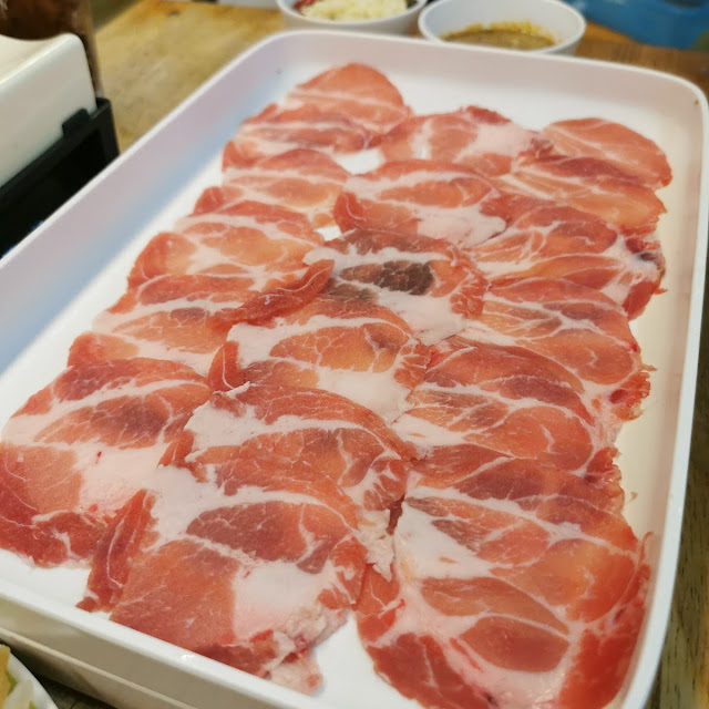 สันคอหมู ถาดใหญ่