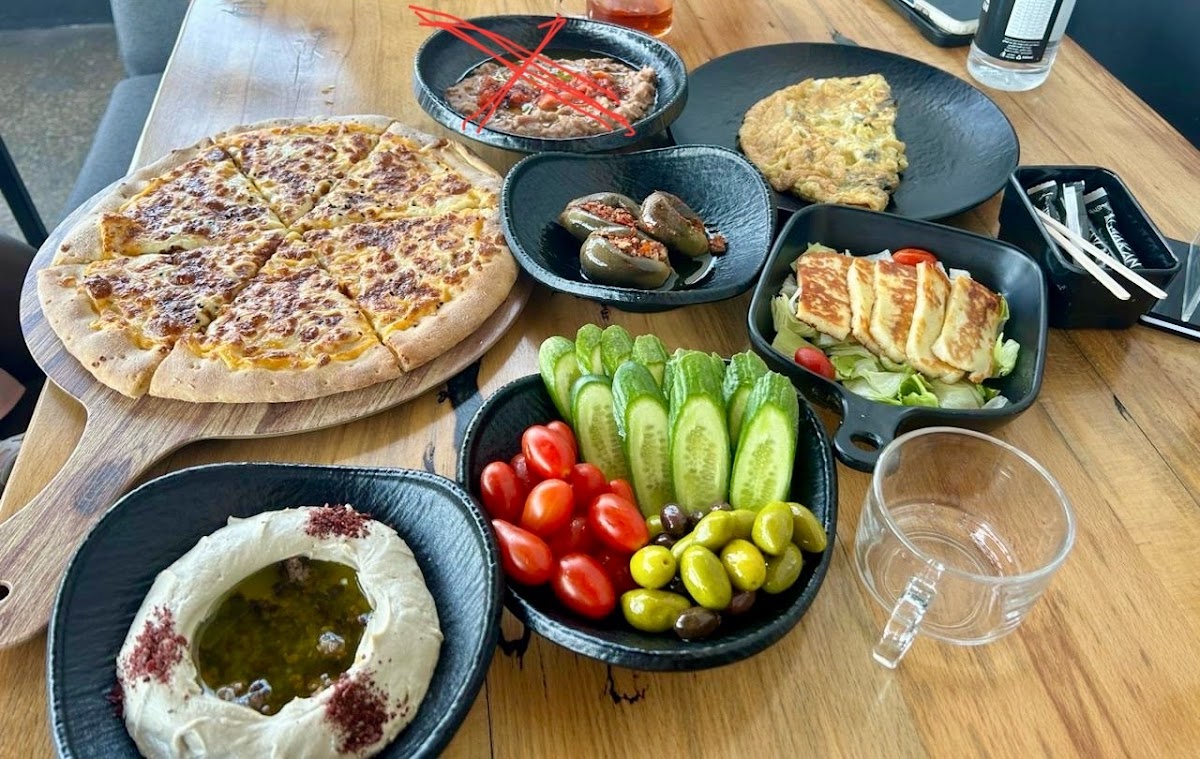 Almakan cafe - Photo 3