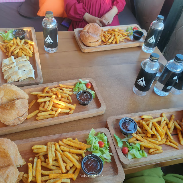Golden Chicken Burger