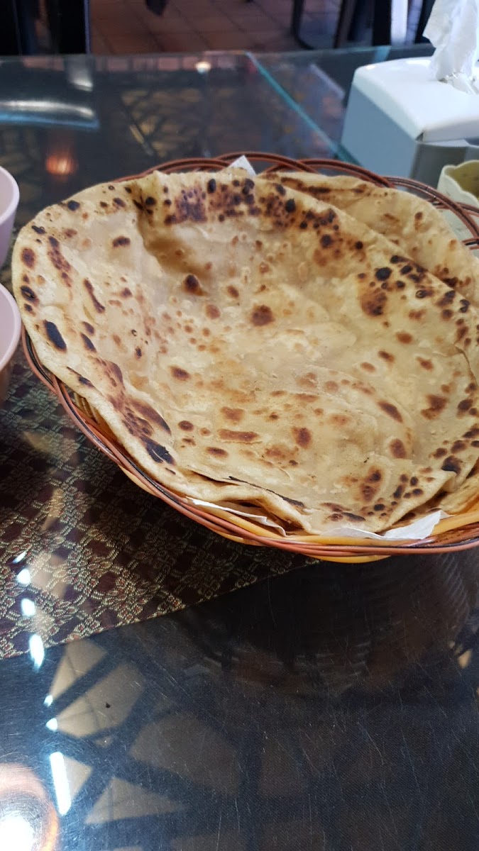 Bombay Kitchen & Lounge - Photo 8