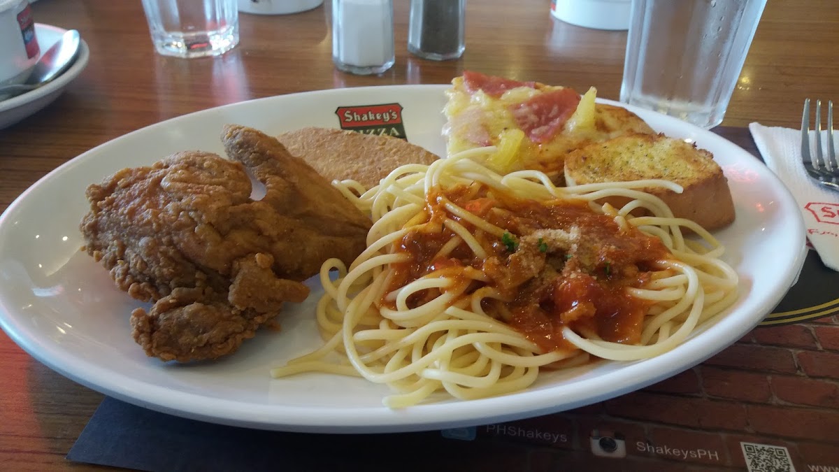 Shakey's Pizza Parlor - Matalino - Photo 3