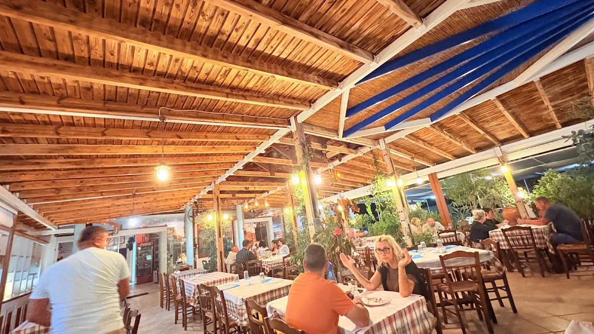 Oneiro Taverna - Photo 2