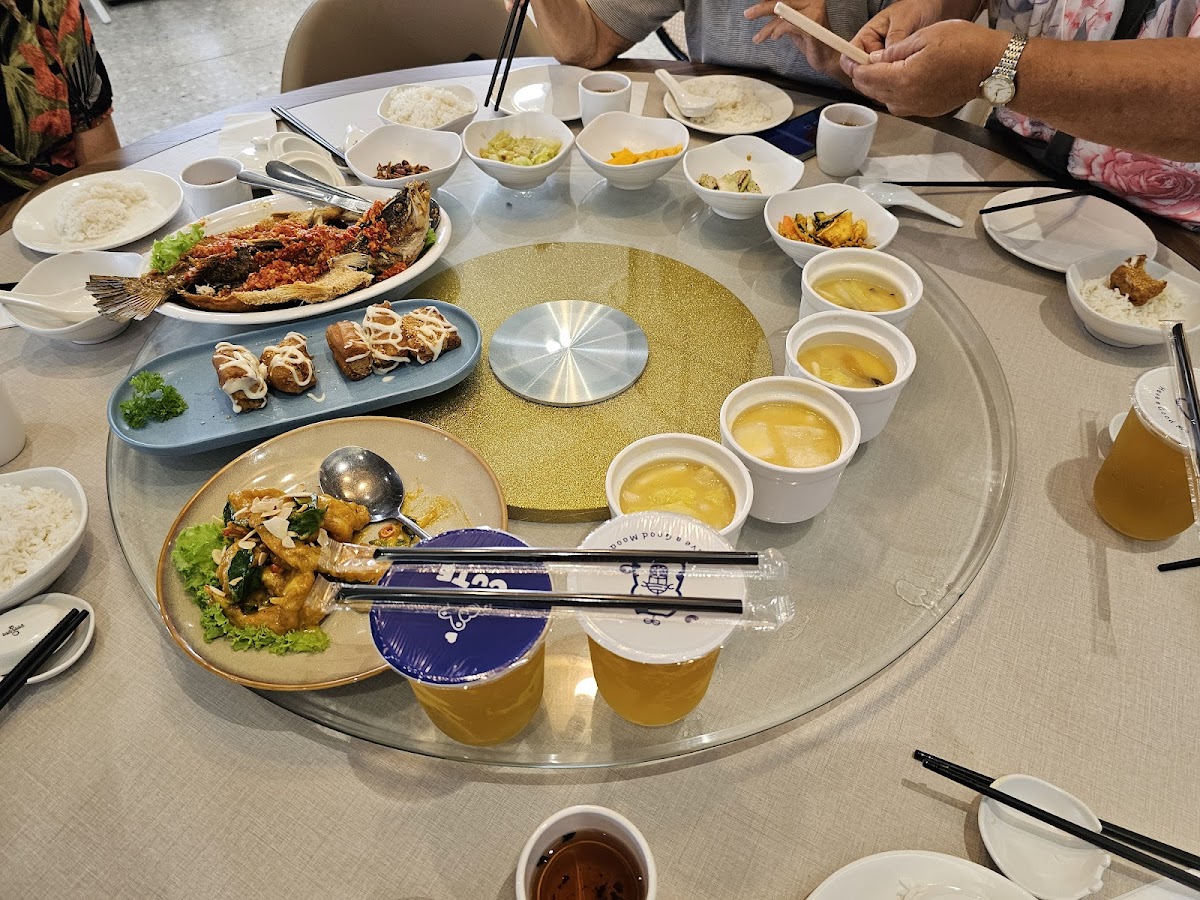 SANG Seafood Halal Restaurant - Photo 9