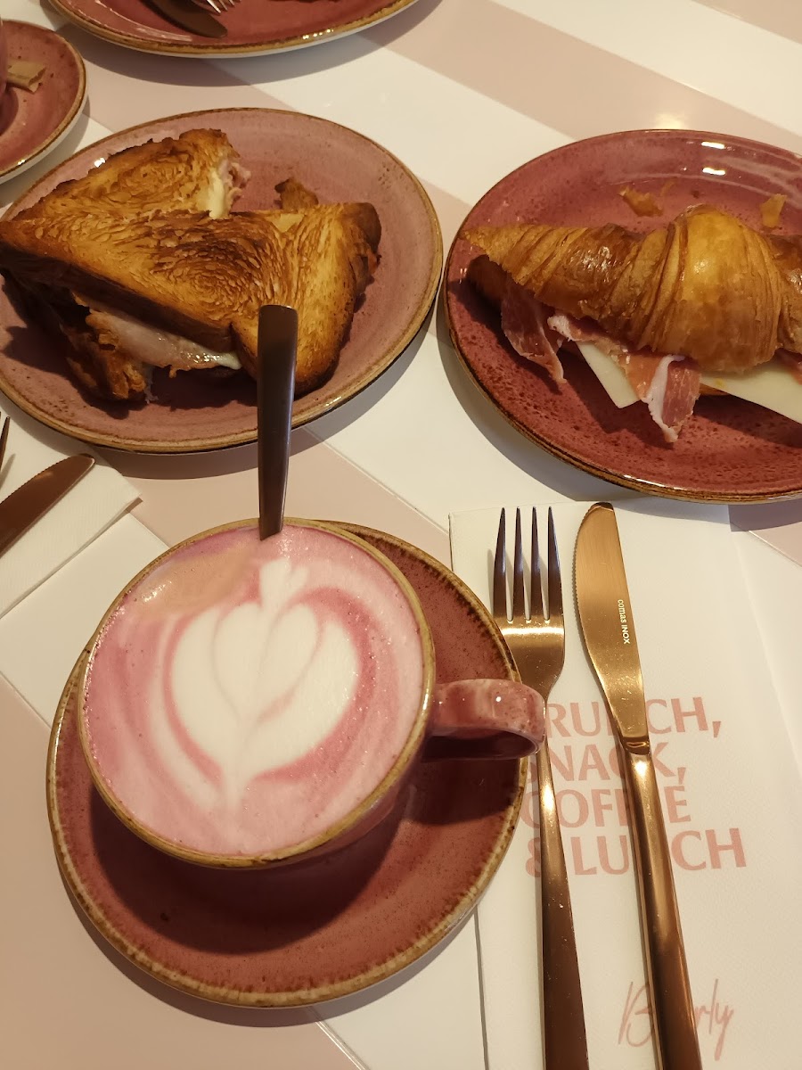 Beverly Cafe - Valencia - Photo 8