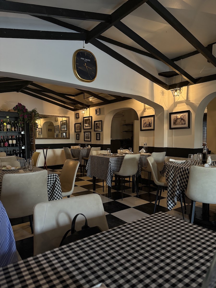 Cico's Italian Restaurant - Photo 2