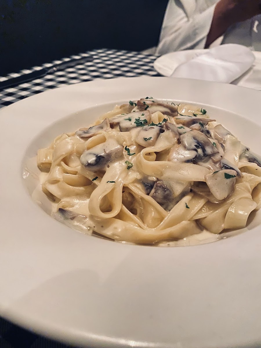 Cico's Italian Restaurant - Photo 6