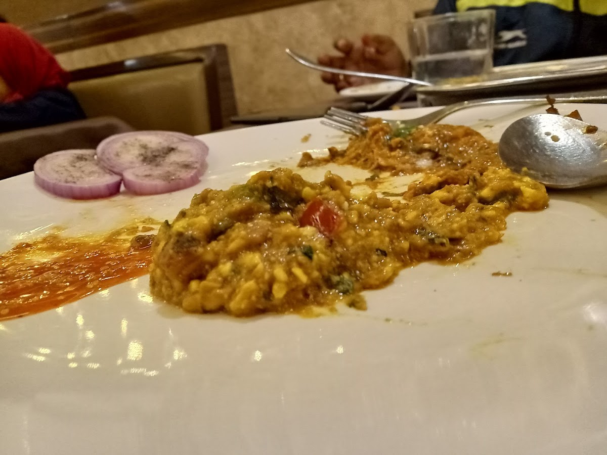 Marigold restaurant and banquet - Photo 9