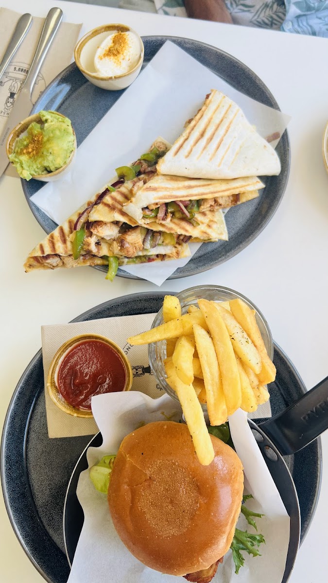 Guru’s Cafe Wodonga - Photo 3