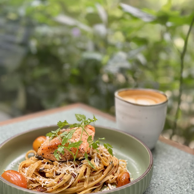 Salmon Aglio Olio