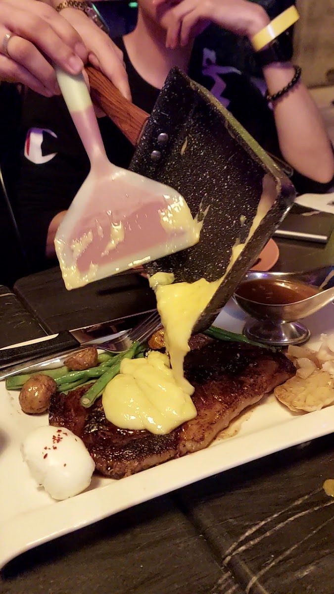 MOUSE HOLE Cheese Bar X Restaurant - Photo 1