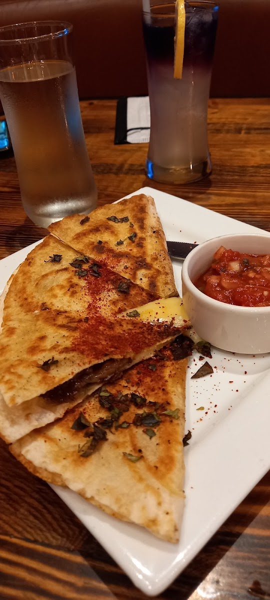 MOUSE HOLE Cheese Bar X Restaurant - Photo 4