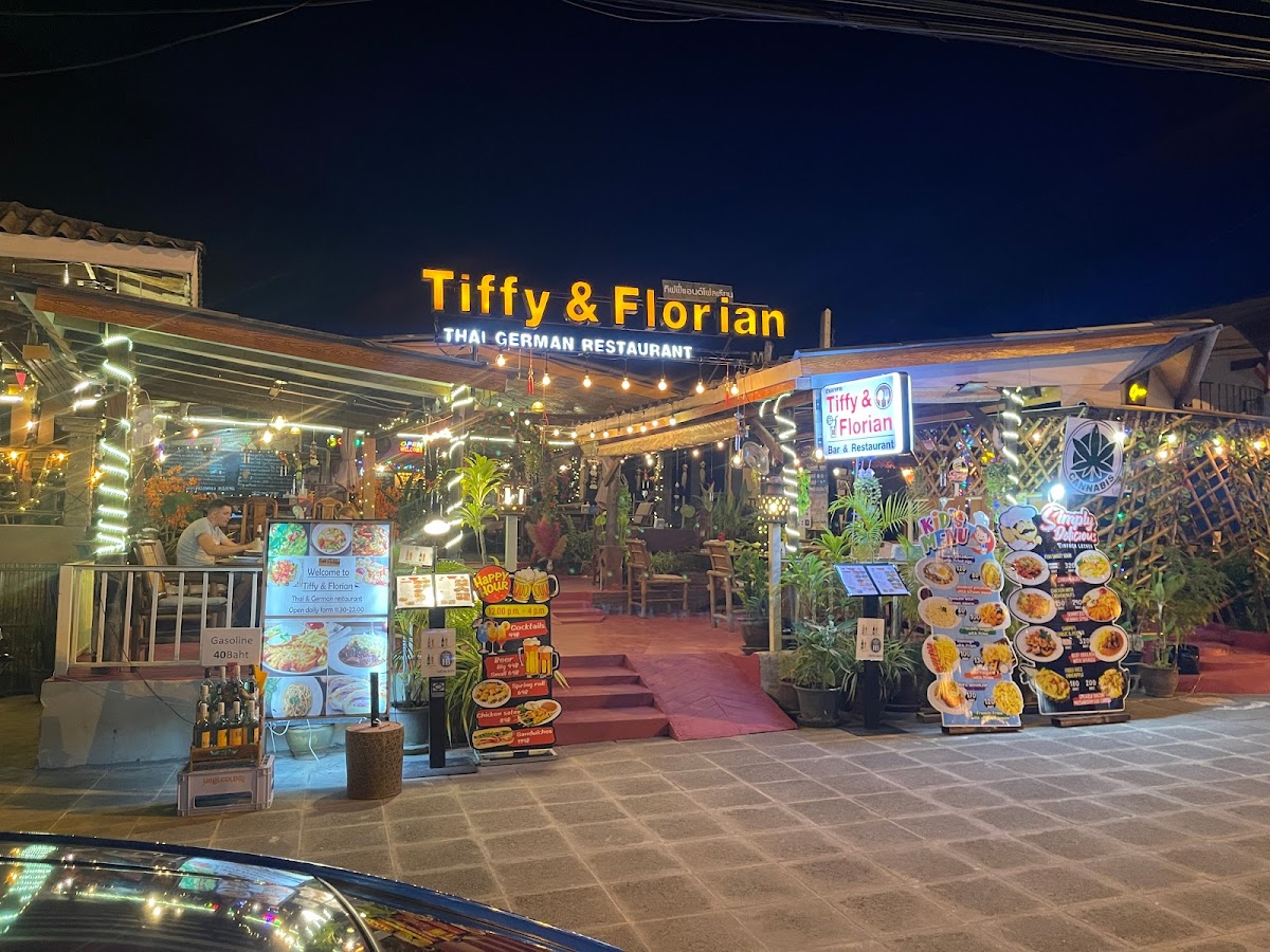 Tiffy's Cafe & Restaurant - Photo 3