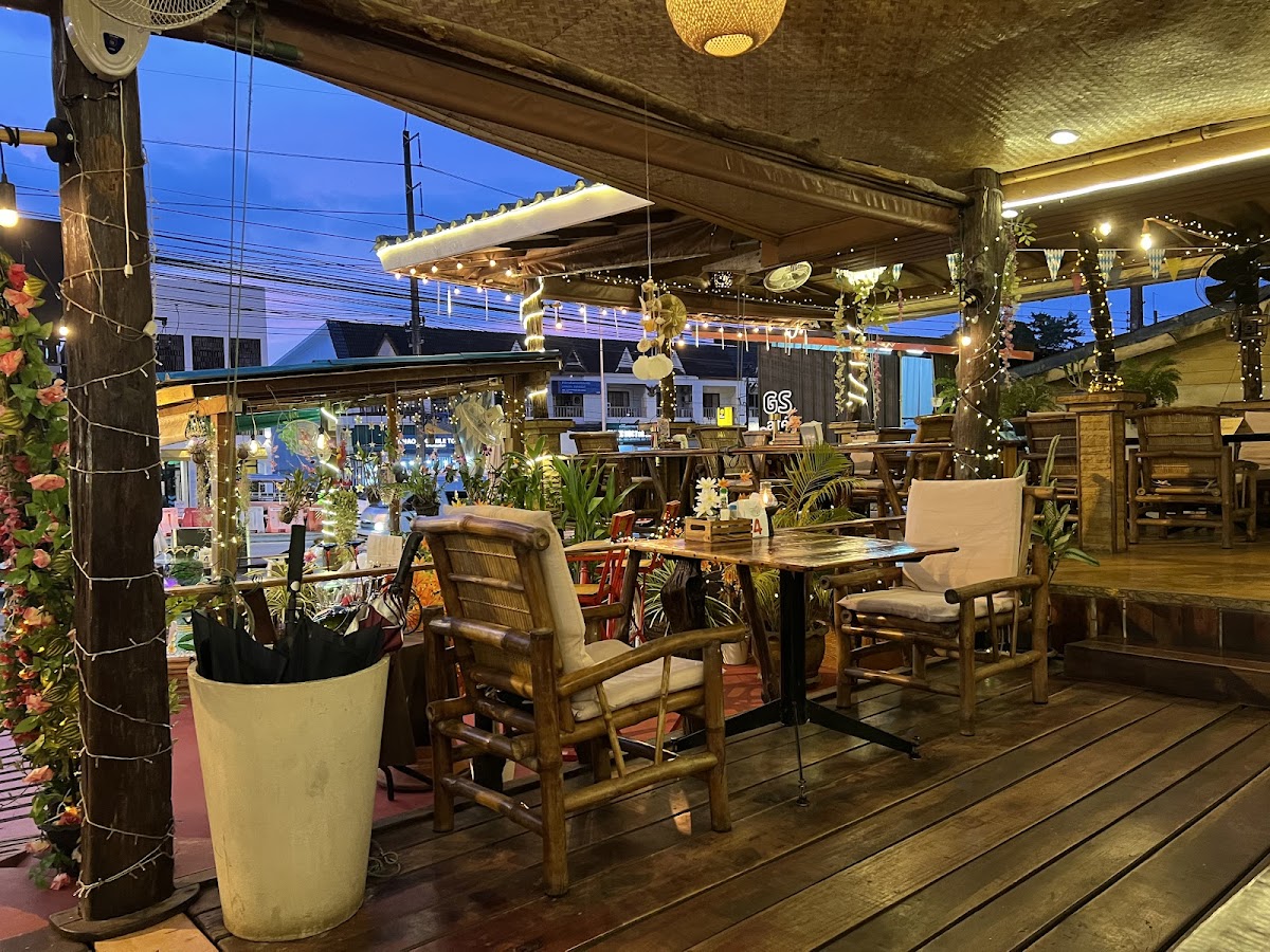 Tiffy's Cafe & Restaurant - Photo 6