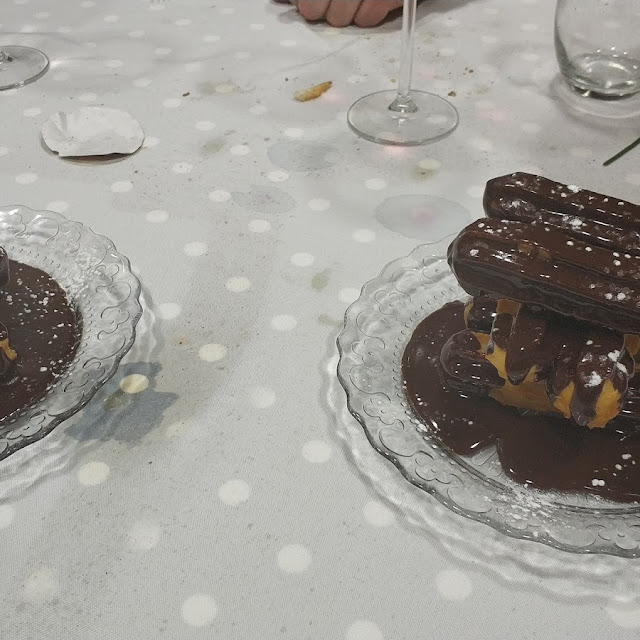 Churros Con Chocolate