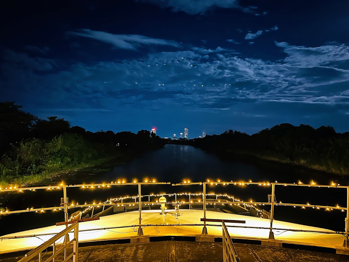 Garton's Ark Restaurant - Photo 9