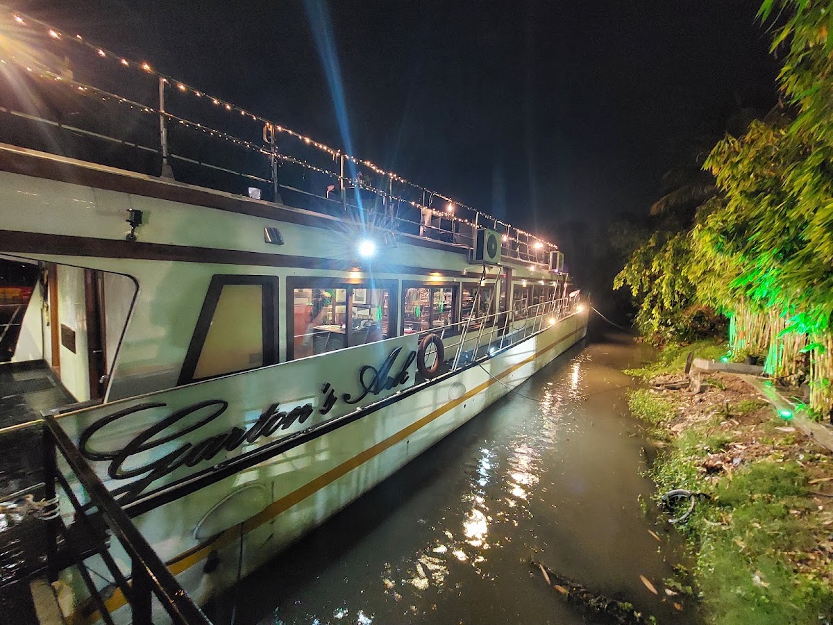 Garton's Ark Restaurant - Photo 3