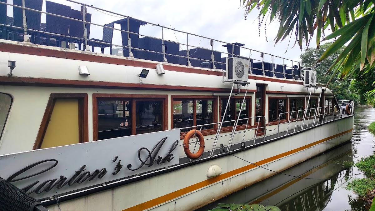 Garton's Ark Restaurant - Photo 4