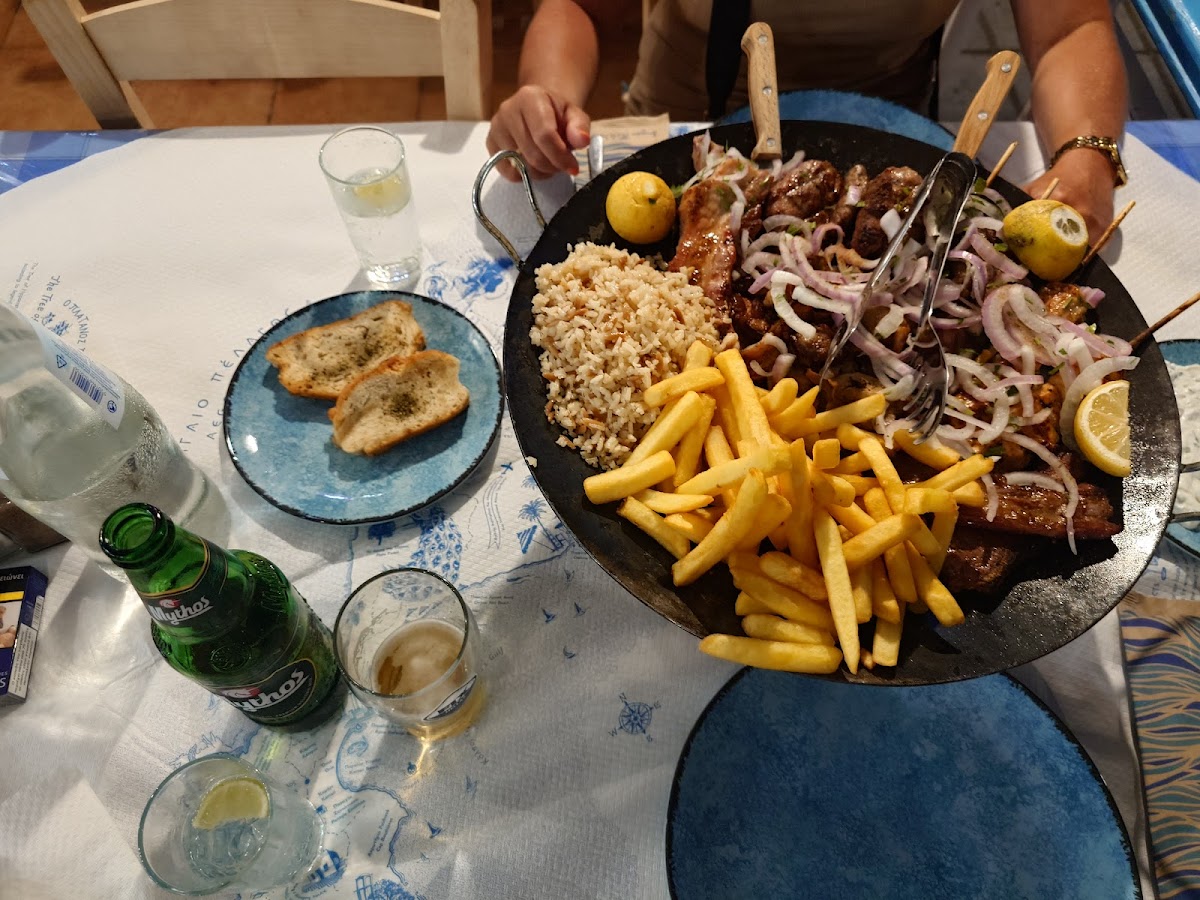 NAZAR MEZE RESTAURANT - Photo 4