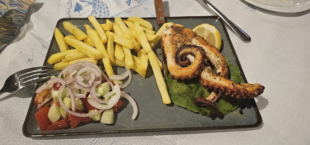 NAZAR MEZE RESTAURANT - Photo 6