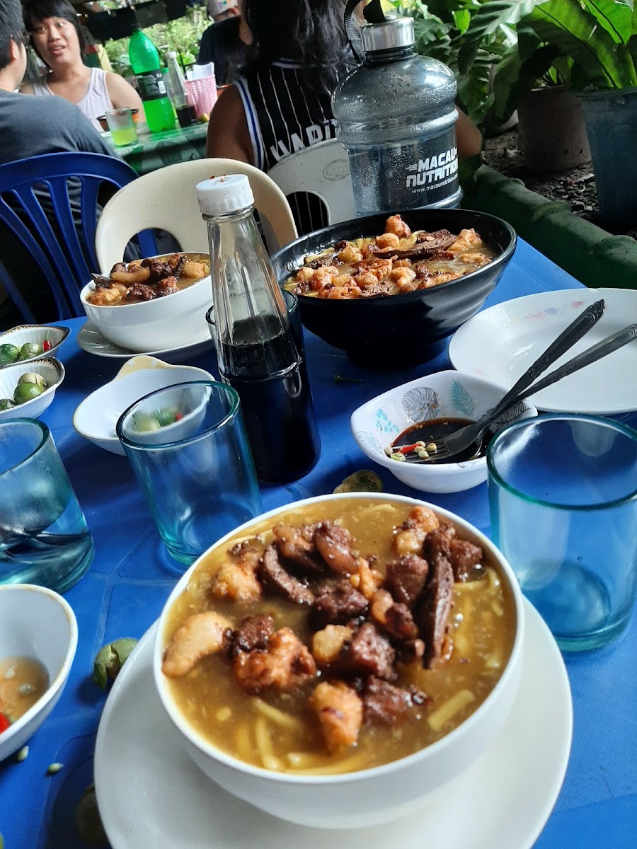 R and V's Lomi House - Photo 3