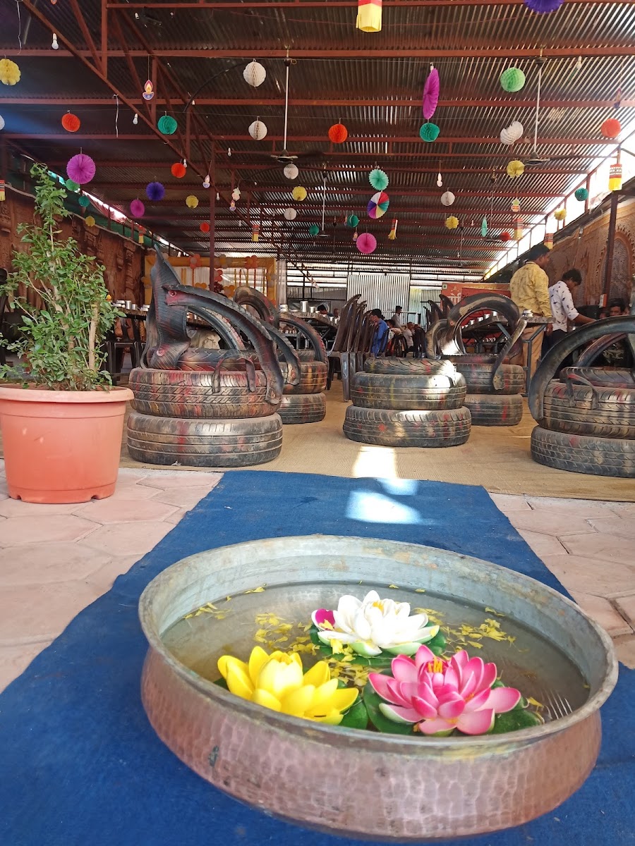 Gopika Restaurant Ujjain - Photo 2
