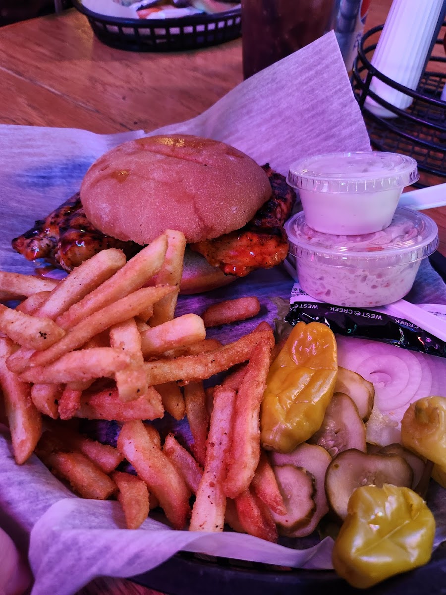 Babe's Tap & Grill - Photo 5