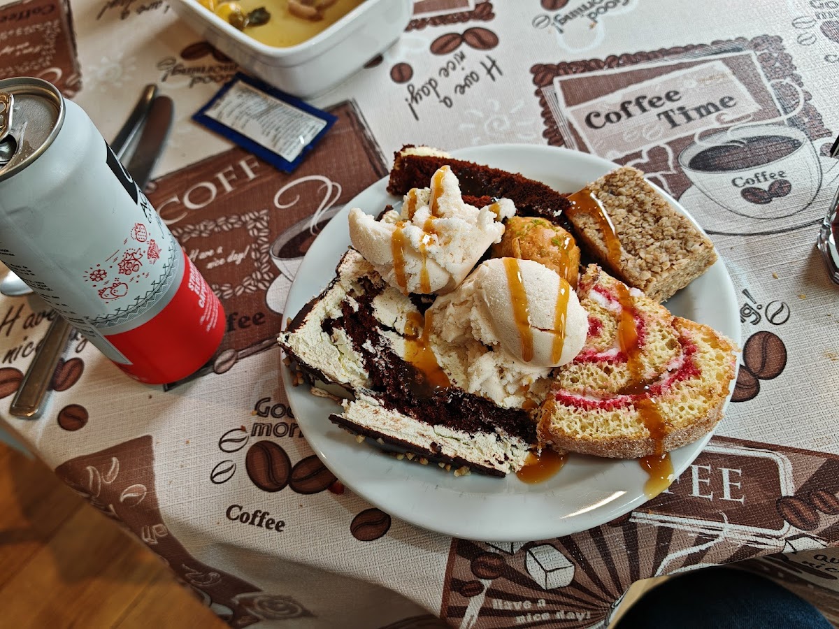 Cafe Riverside Omelette House - Photo 4