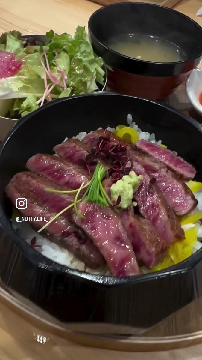 SUKIYAKI FUJIMOTO - Photo 1