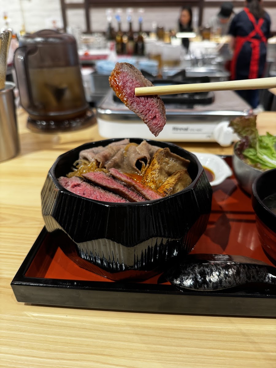 SUKIYAKI FUJIMOTO - Photo 6
