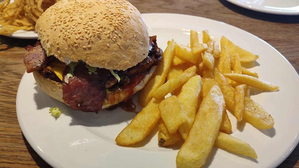 Saddlewoods Steak Ranch - Photo 1