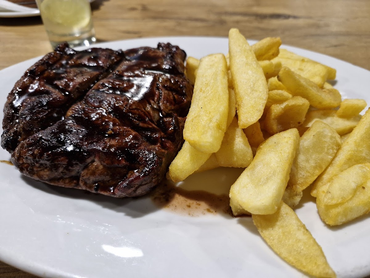 Saddlewoods Steak Ranch - Photo 5