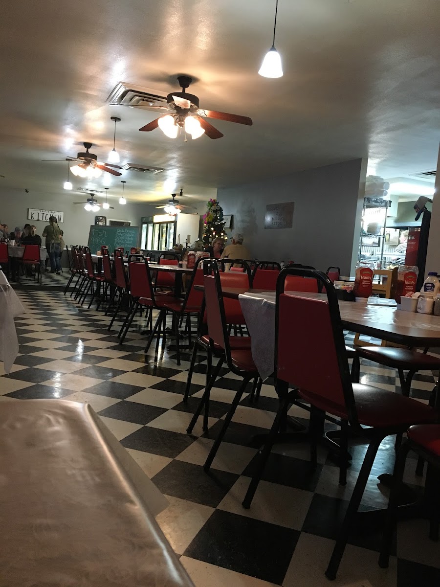 Renea's Kitchen At Midway - Photo 8