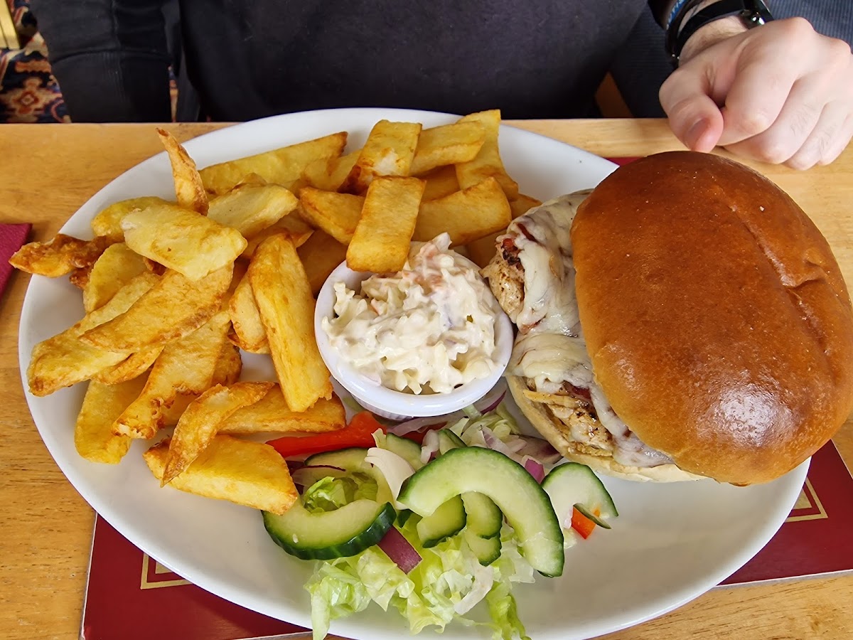 Uncle Tom's Pub & Restaurant - Photo 1