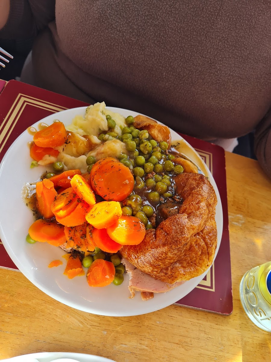 Uncle Tom's Pub & Restaurant - Photo 7
