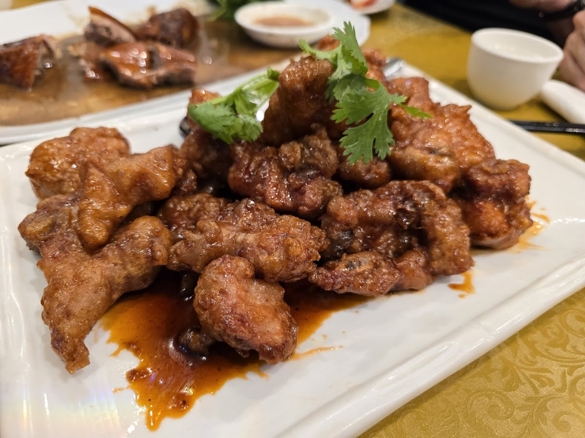 The Lucky Chinese Restaurant - Photo 3