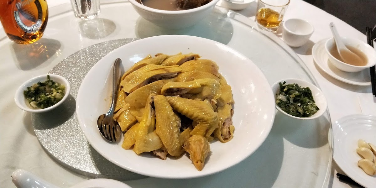 The Lucky Chinese Restaurant - Photo 5