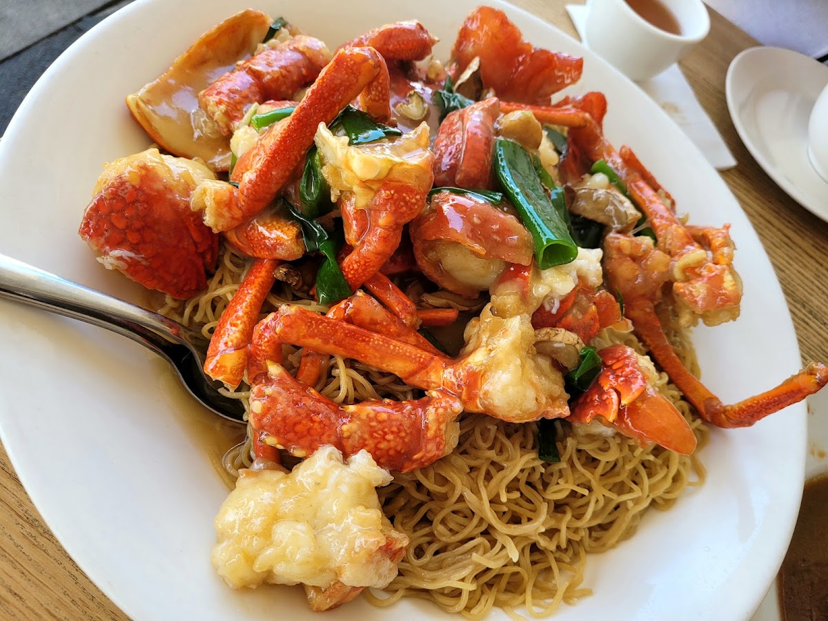 The Lucky Chinese Restaurant - Photo 6